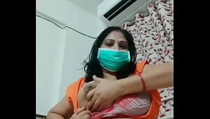 Saavi Randi showing boobs